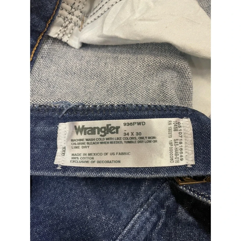 Wrangler‎ 938PWD Jeans Mens 34x30 Medium Wash Blue Denim Straight Leg Zip Fly